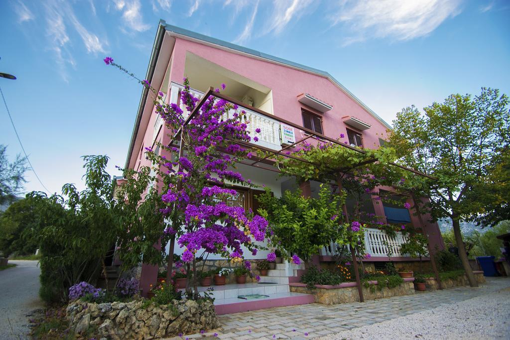 Apartments Zile Starigrad Paklenica Εξωτερικό φωτογραφία