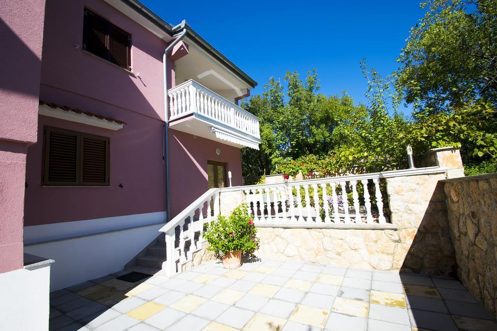 Apartments Zile Starigrad Paklenica Εξωτερικό φωτογραφία