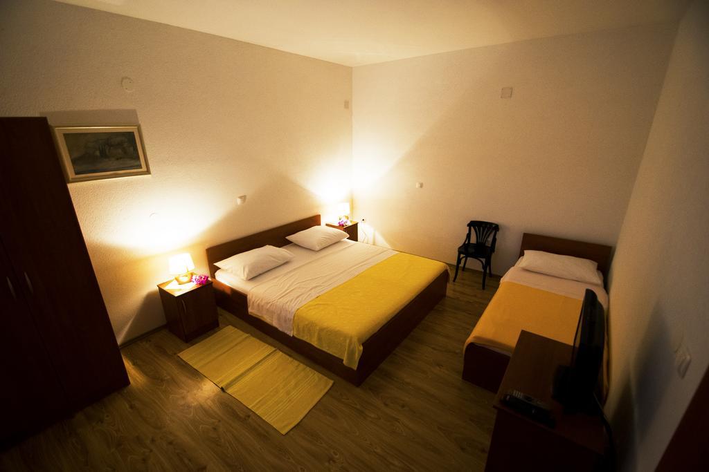 Apartments Zile Starigrad Paklenica Δωμάτιο φωτογραφία