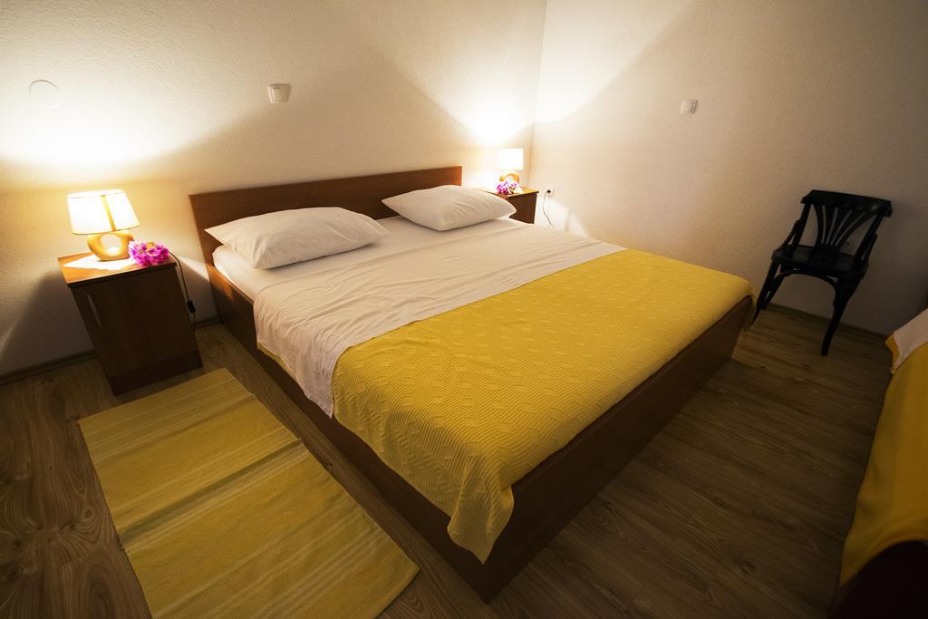 Apartments Zile Starigrad Paklenica Δωμάτιο φωτογραφία