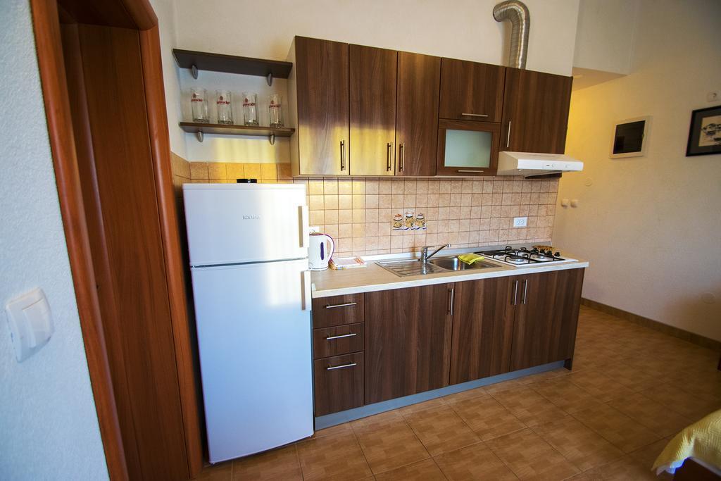 Apartments Zile Starigrad Paklenica Δωμάτιο φωτογραφία
