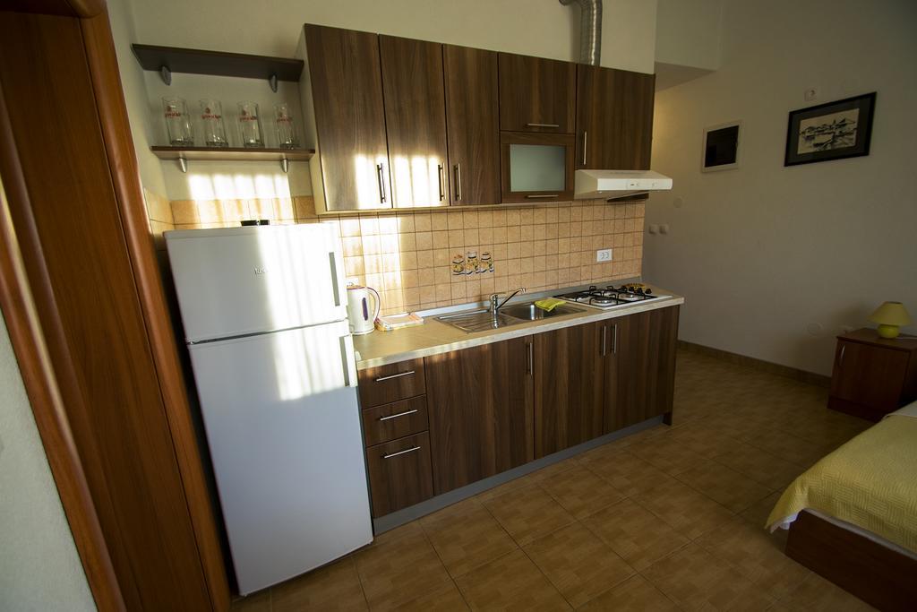 Apartments Zile Starigrad Paklenica Δωμάτιο φωτογραφία