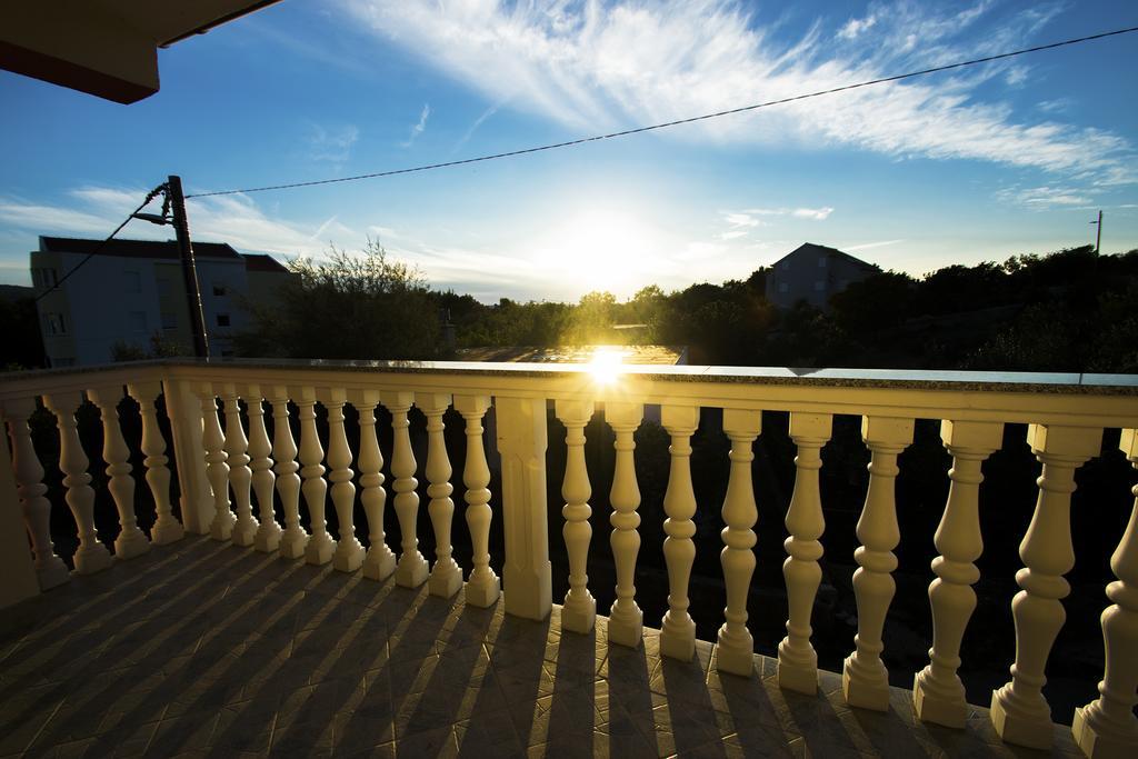 Apartments Zile Starigrad Paklenica Δωμάτιο φωτογραφία