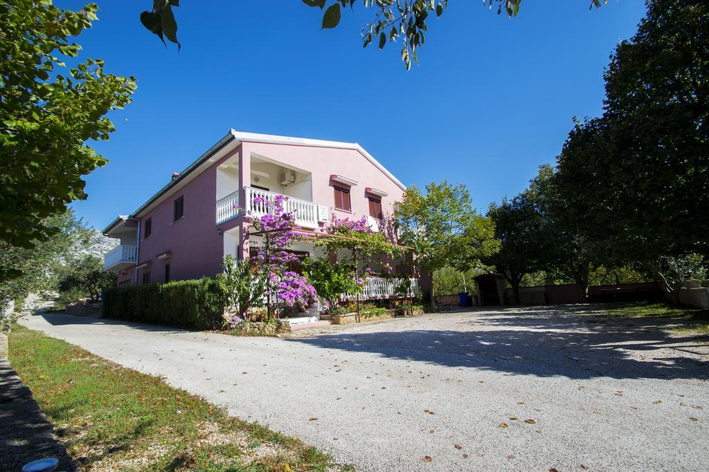 Apartments Zile Starigrad Paklenica Εξωτερικό φωτογραφία