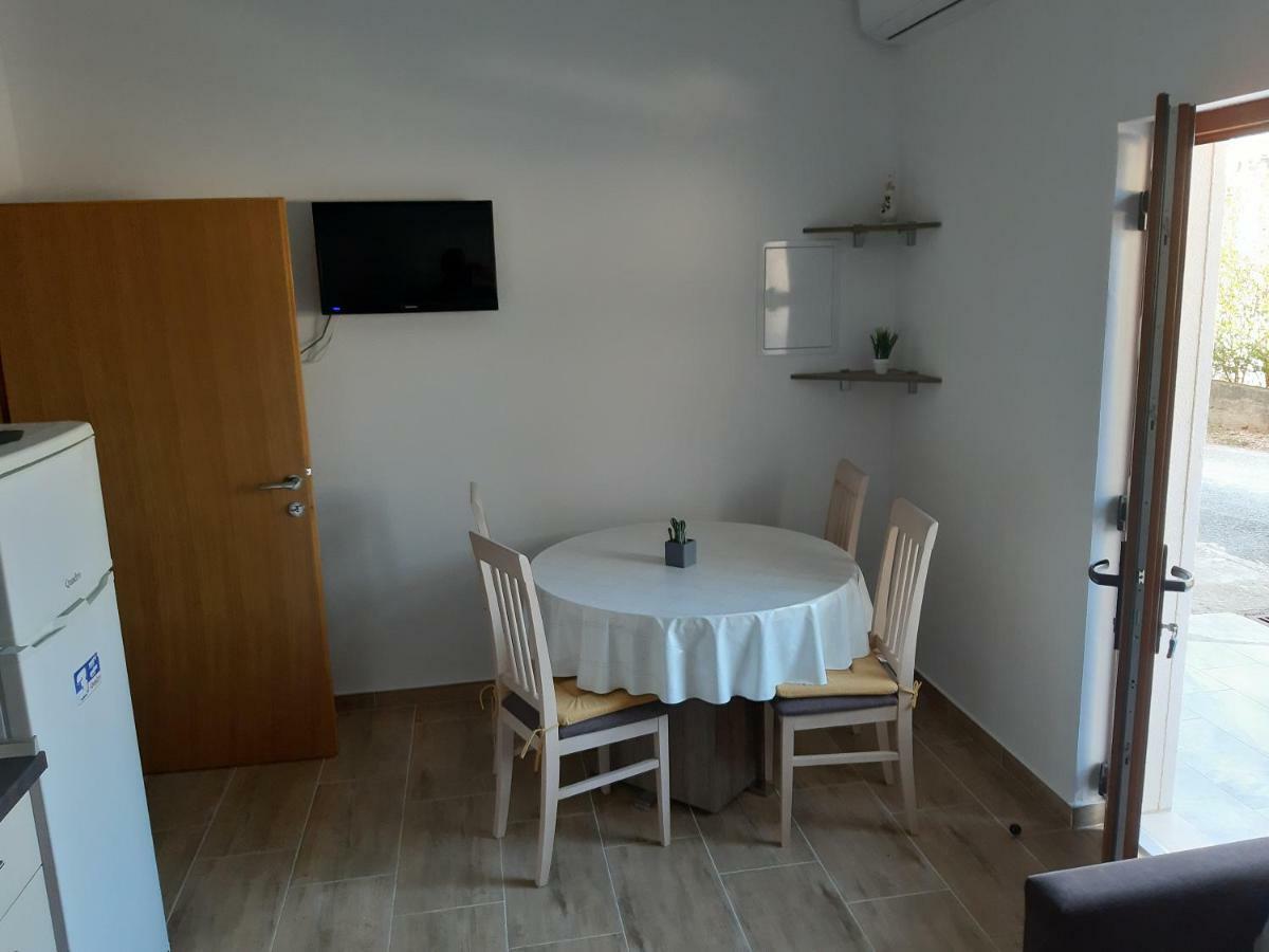 Apartments Zile Starigrad Paklenica Εξωτερικό φωτογραφία