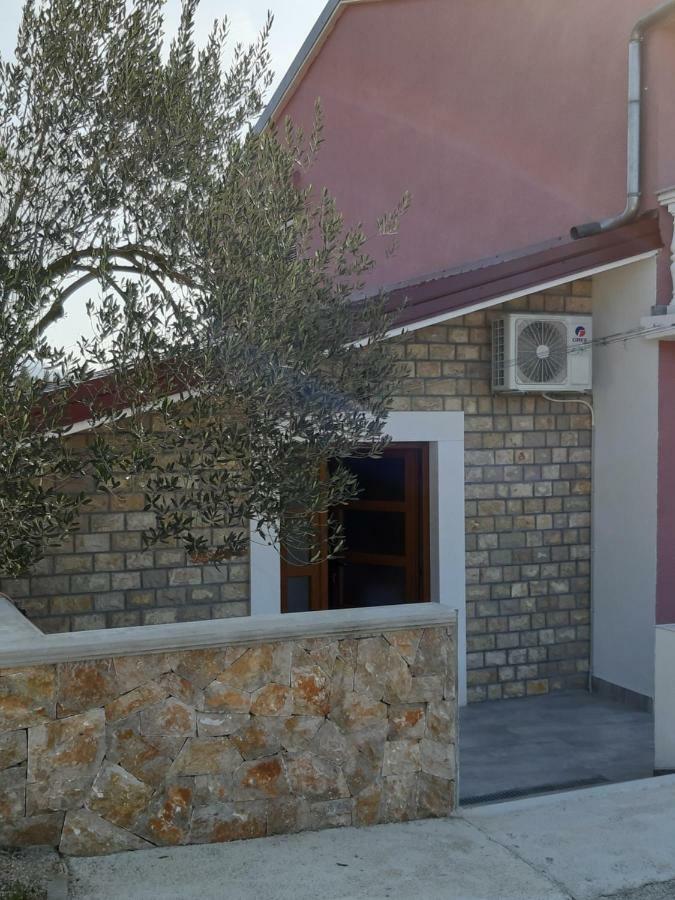 Apartments Zile Starigrad Paklenica Εξωτερικό φωτογραφία