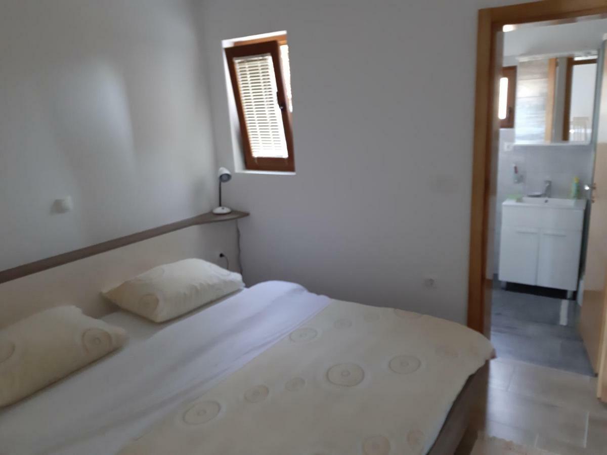 Apartments Zile Starigrad Paklenica Εξωτερικό φωτογραφία