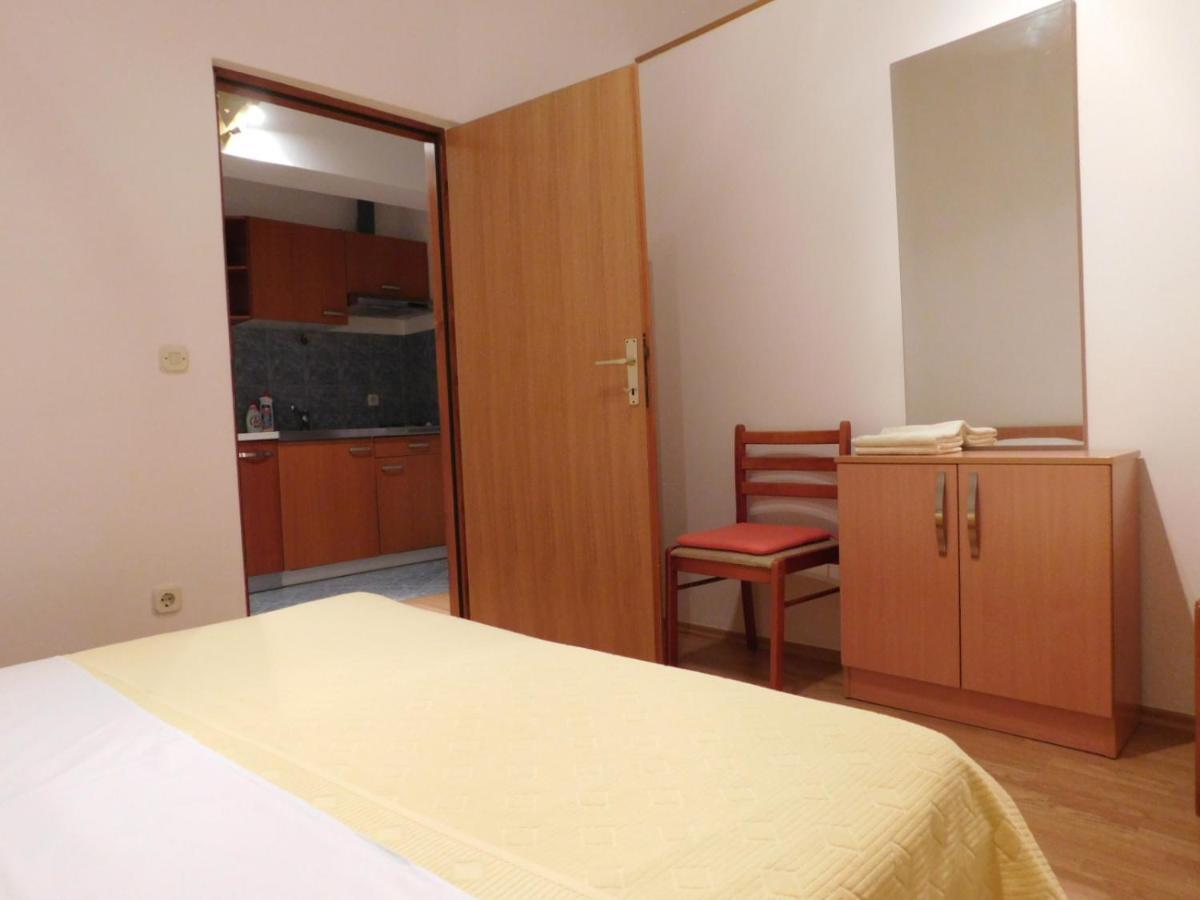 Apartments Zile Starigrad Paklenica Εξωτερικό φωτογραφία