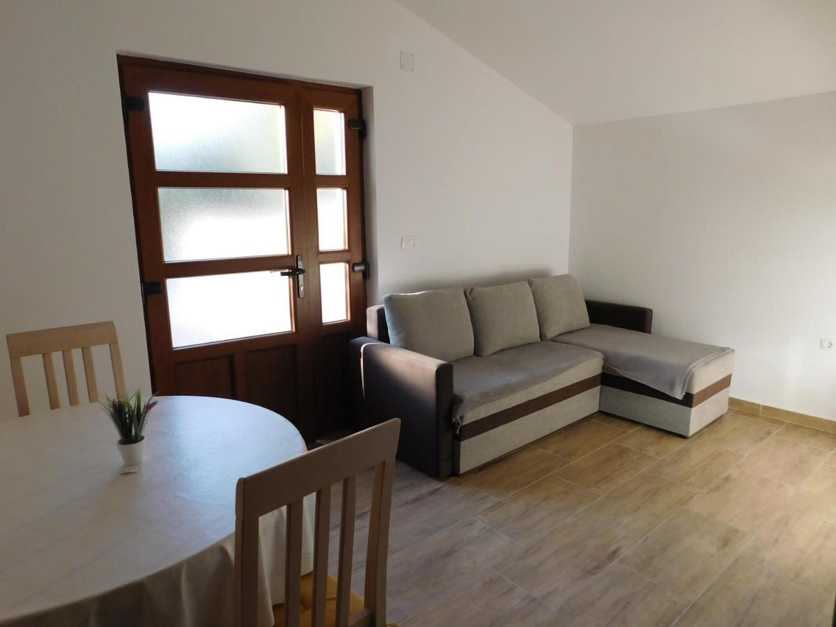 Apartments Zile Starigrad Paklenica Εξωτερικό φωτογραφία